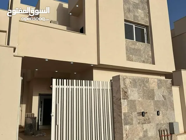 330 m2 5 Bedrooms Villa for Sale in Tripoli Al-Kremiah