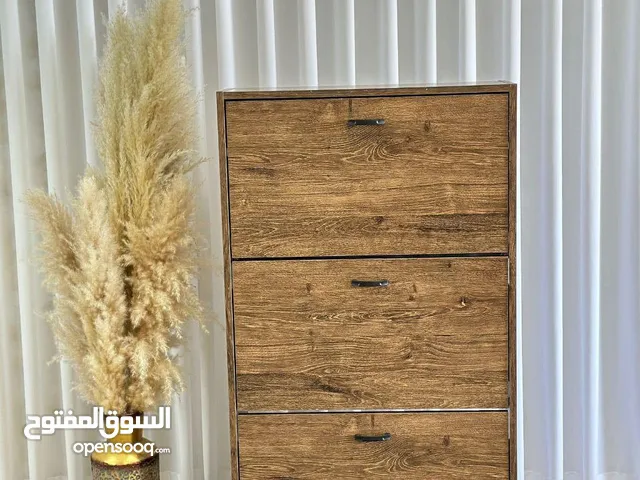 خزانة الأحذية العصرية الأكثر طلباً بالألوان الثلاثة   مقاس الخزانه (طول 115 وعرض 63 عمق 25)  خزا
