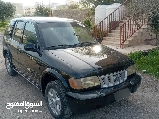 كيا سبورتاج للبيع موديل 2002 سياره منفوظه بالكامل لا تحتاج شيء بسعر مغري