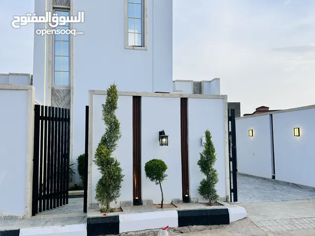 175m2 3 Bedrooms Townhouse for Sale in Tripoli Ain Zara