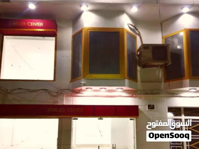 فرصه استثمارية بعائد 462,000 ألف جنيه متأجر  لمعرض قماش بمساحة 333متر في موقع مميز في جسر السويس