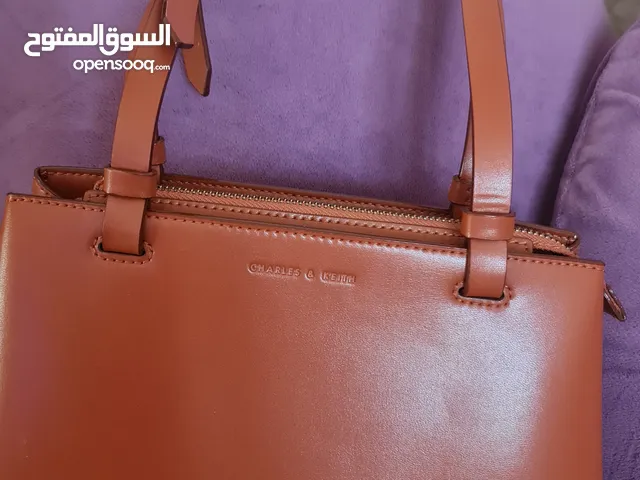 حقيبة يد من تشارلز اند كيث