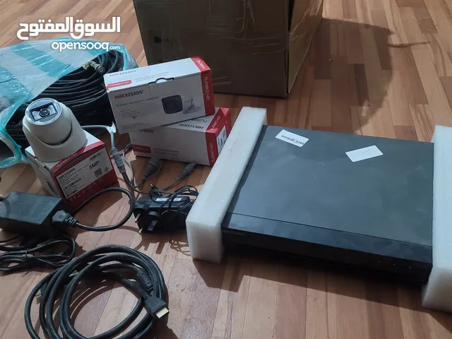كاميرات مراقبة نوع "هيك فيجن" بالكرتون