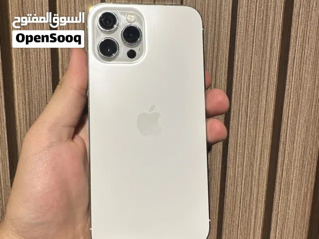 iPhone 12 Pro Max 256g بحالة ممتازة كفالة استرداد نقدي نظيف جداً مع هديه كفر و لزقه و شاحن