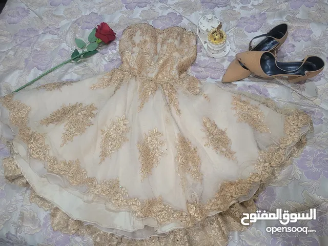 فستان سهرة من الفخامة وبأسعار مغرية