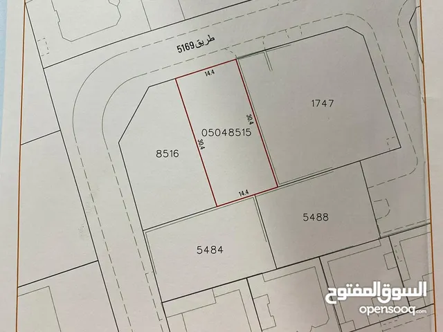 للبيع ارض في *القرية* بسعر مميز جدا قريب من شارع الجنبية