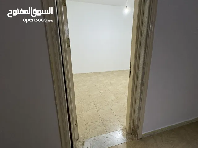200 m2 Studio Apartments for Rent in Benghazi Beloun