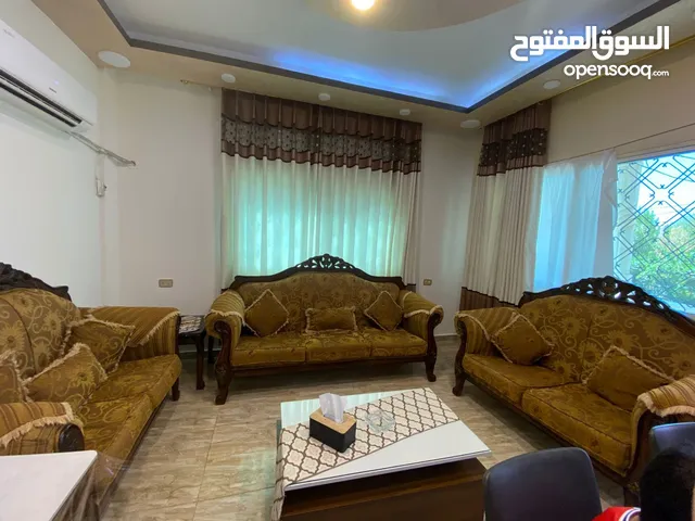 طقم كنب / اربد - منطقة البارحة