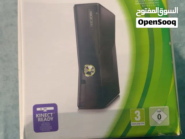 X BOX 360 WITH “(20 CD GAMES and TWO CONTROLLERS ORIGINAL)”
