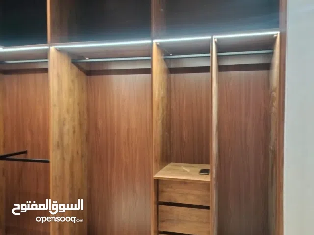 نجارة وصيانة وتفصيل ودهانات وتركيب