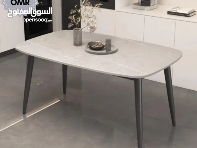 طاولة طعام رخامية عصرية بأرجل معدنية – فخامة ومتانة لا تُقاوم! - تسليم فوري -دفع عند الإستلام