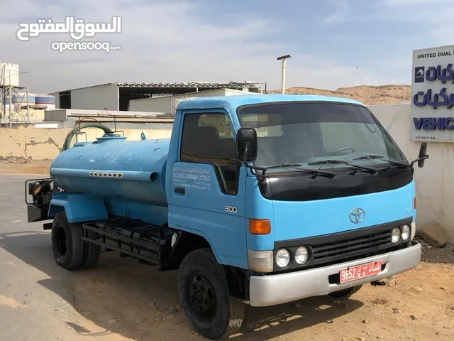 داينة تويوتا تنكر للبيع