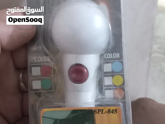 ضوء سيارة يشتغل على ولاعة السيارة