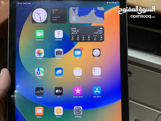 Apple iPad 5 32 GB in Abu Dhabi