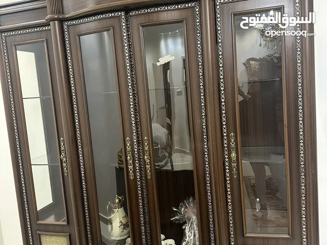 طاولة سفره بحالة الوكاله للبيع
