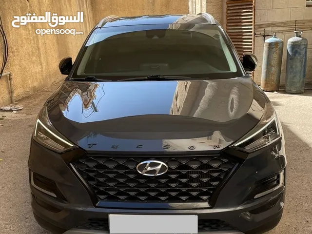 Hyundai Tucson بويه شركة  عداد 80  فلللللللللللل عدا فتحه ب الورقه