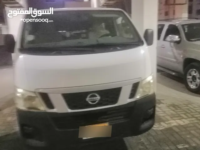باص نيسان مديل 2015 ماشي 149 الف شرط الفحص