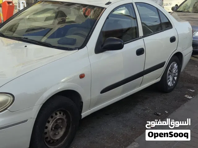 2005 نيسان صني Standard