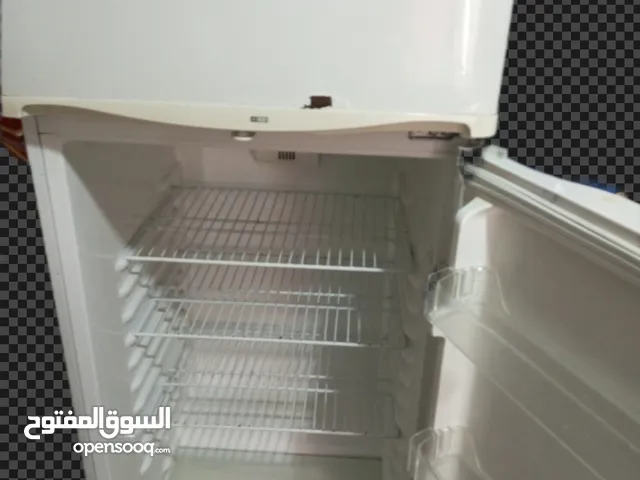 للبيع ثلاجة وغسالة وشاشة