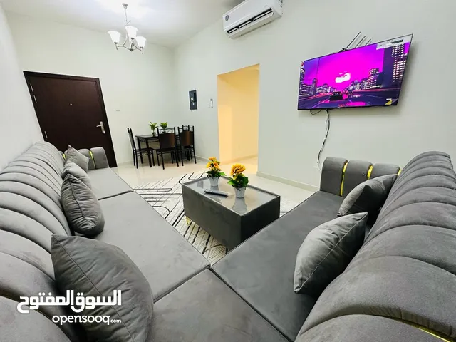 F1/غرفتين وصالة-- كورنيش عجمان- -بالقرب من الشاطئ --/بناء عائلي فقط/-مفروش --شامل الفواتير والانترنت