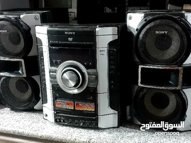 سوني وكاله معه سماعات