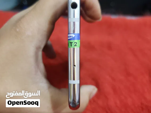 v30ال جي هاتف