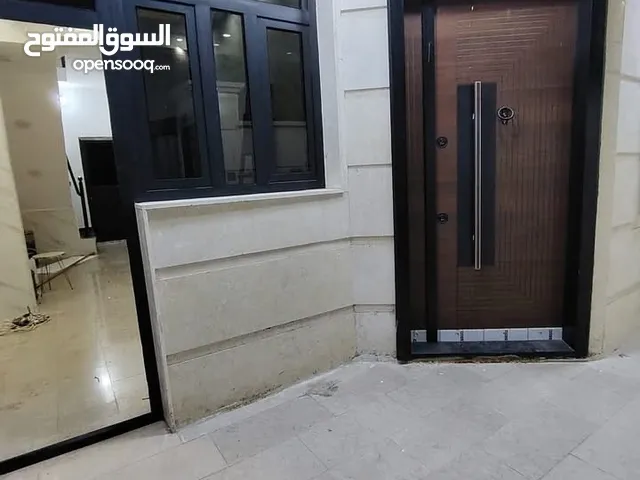 160 m2 3 Bedrooms Townhouse for Rent in Baghdad Saidiya