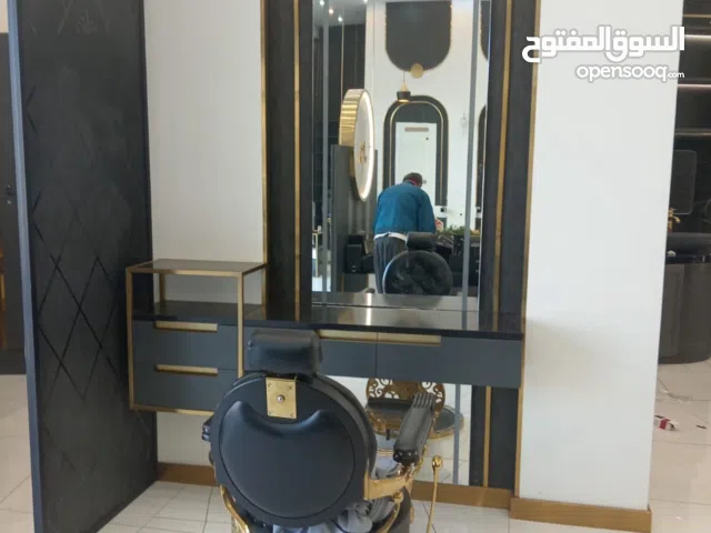 كرسي حلاقة مع مراية مع جرارات