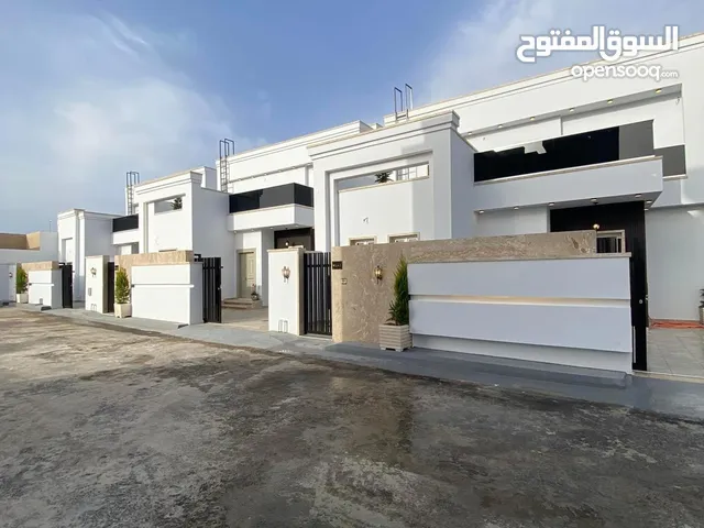 225m2 4 Bedrooms Villa for Sale in Tripoli Ain Zara