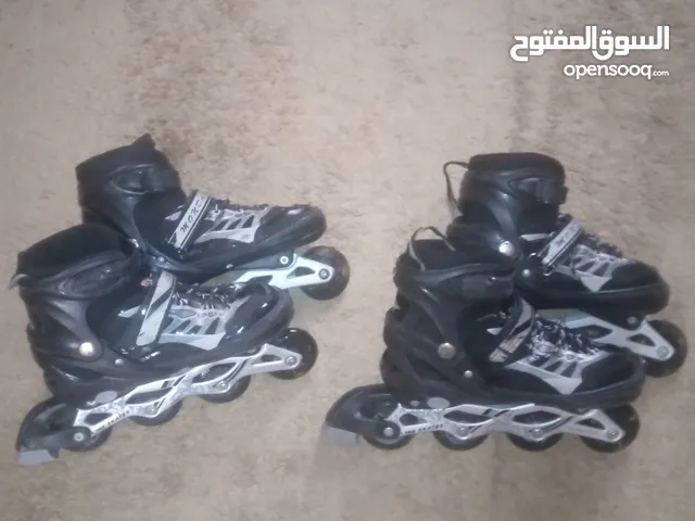 سكيت/بوط عجال نضيف الواحد بـ10 والاثنين بـ17