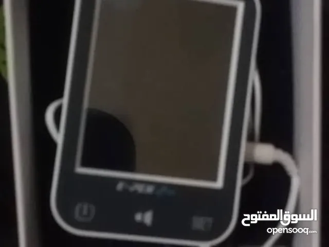 يوجد أدوات مركز طبي عياده نساء وولاده وعياده طب الاسنان ومختبر صنعاء السنينه