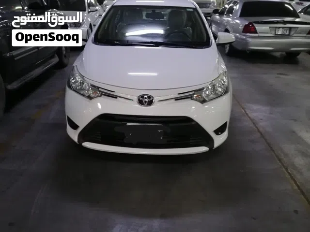 2017 تويوتا يارس MID
