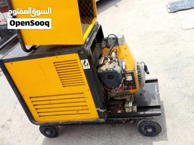 مولد كهرباء إيطالي أصلي 10 KVA سنجل فاز مع مخارج صناعية منوعة
