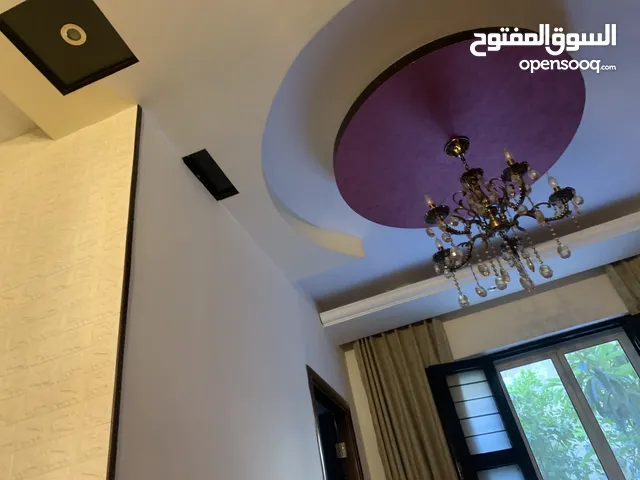175 m2 4 Bedrooms Apartments for Sale in Ramallah and Al-Bireh Ein Munjid