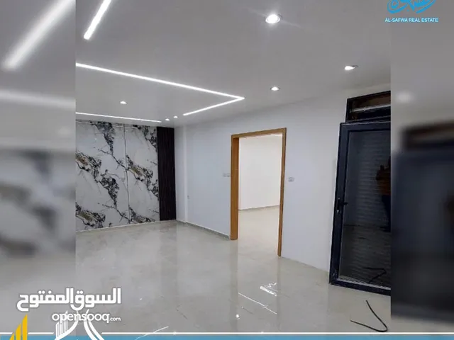 شقه جديدة ارضيه مع حديقة للبيع - المصايف