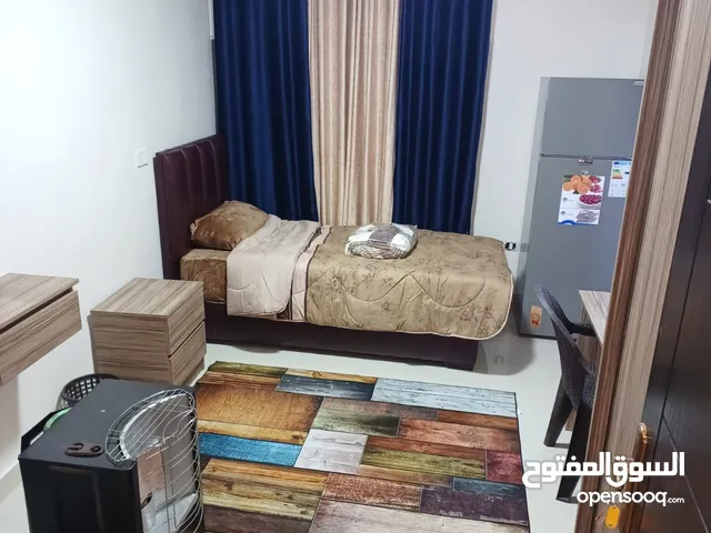 متوفر شقق و استديوهات سوبر ديلوكس من المالك مباشره بشارع الجامعه الاردنيه خلف ماكدونالدز