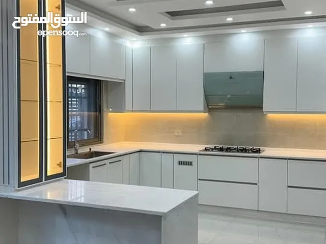 مطابخ المنيوم مطابخ خشب جميع انواع المطابخ لامنيت جرانيت ومجله وشفاط جميع الألوان والانواع