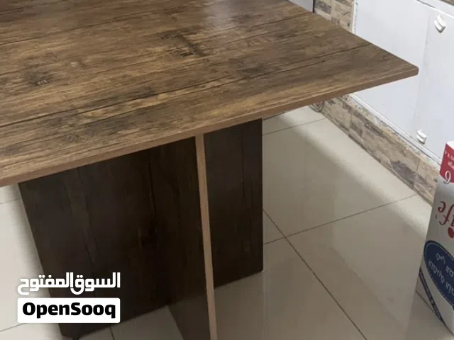 طاولة طعام