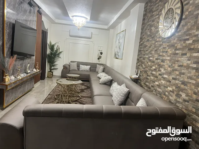 شقة للبيع شبه ارضيه