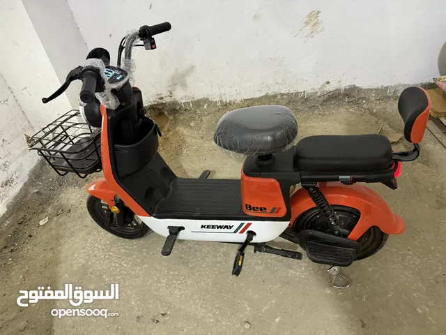 Keewaybee زيرو ماشي 25 كيلو بطارية 450 واط بيشحن في 4 ساعات بفيشة منزل 2 مساعد امامي 2 مساعد خلفي