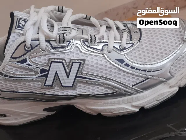 حذاء نيو بالنس جديد