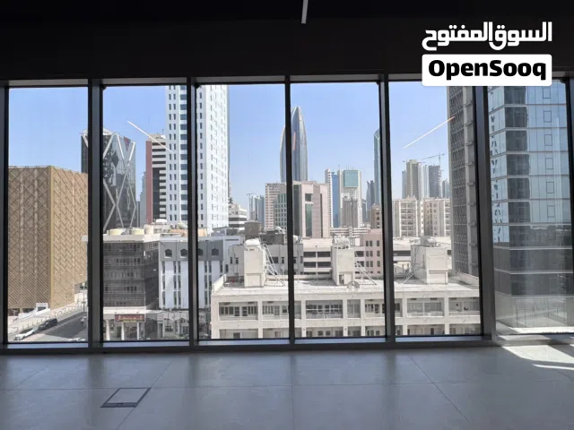 مكتب راقٍ للإيجار في شرق