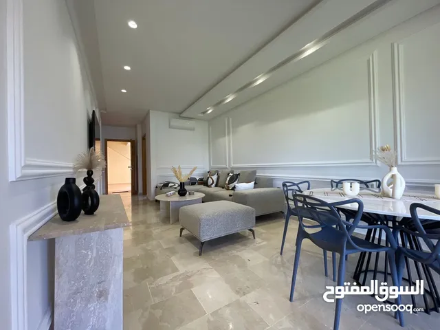 شقق فاخرة للإيجار اليومي تحتوي على مسبح و قربية من كل المرافق .