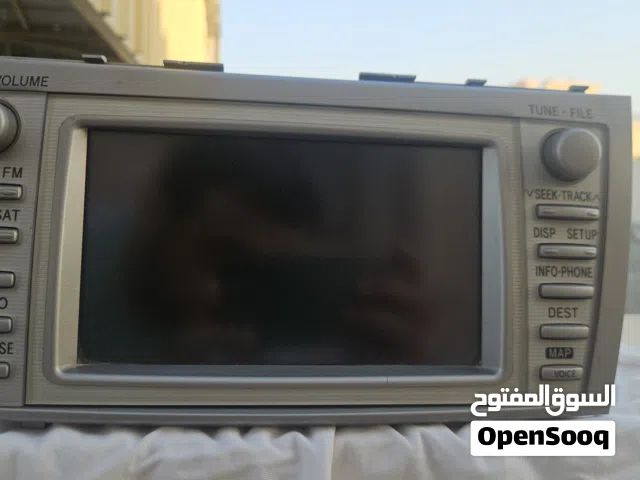 شاشة ملاحة تويوتا كامري أصلية (JBL OEM) موديل E7024 بحالة ممتازة