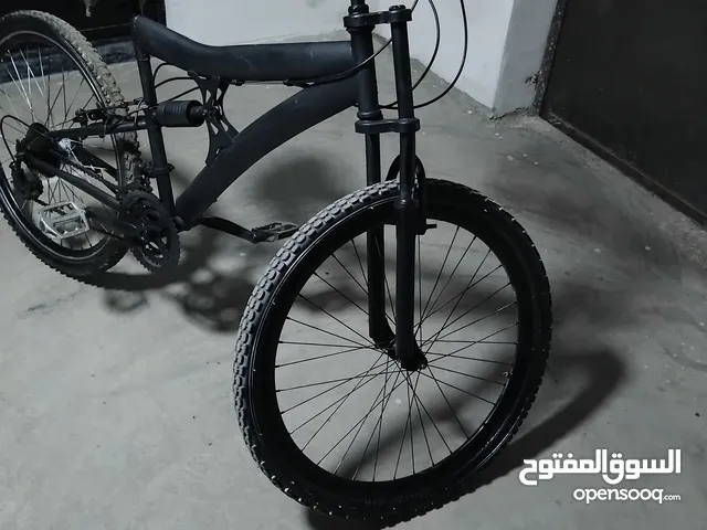 بسكليت اوربي للبيع هيكل حديد كل الغيرات شغالة بس غيار سادس وسابع مش شغلات وتصليح مابكلف 2دينار قوي