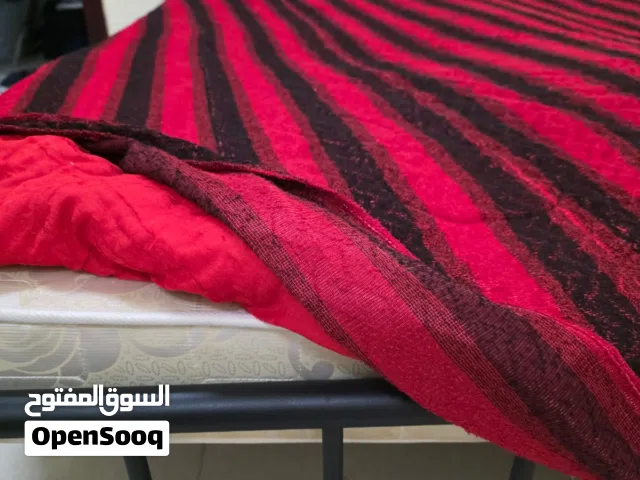 سرير مع مرتبه
