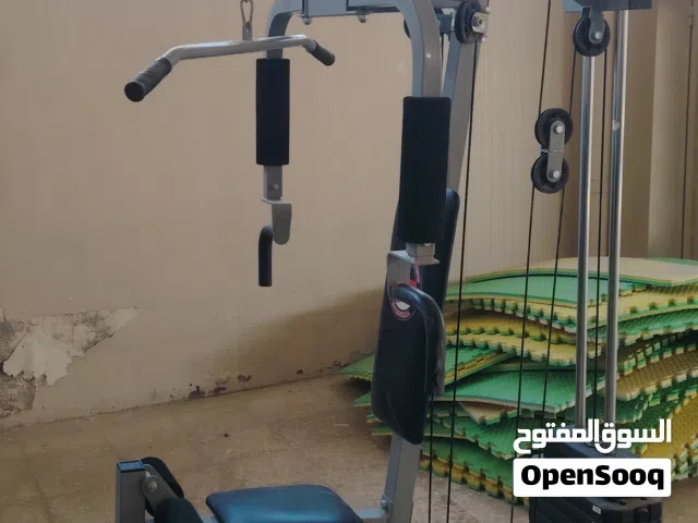 أجهزة لياقة بدنية مستعمله استعمال خاص جيد عبارة عن 4 أجهزة