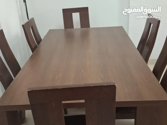 طاولة طعام مع 6 كراسي