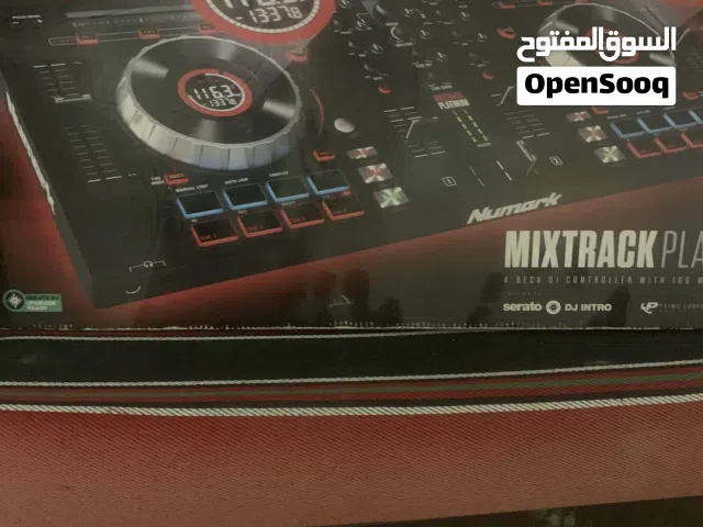 جهاز دي جي DJ controller فئة متوسط