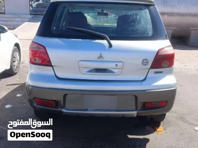 للبيع دعامية خلفية متسوبيشي اوتلندر